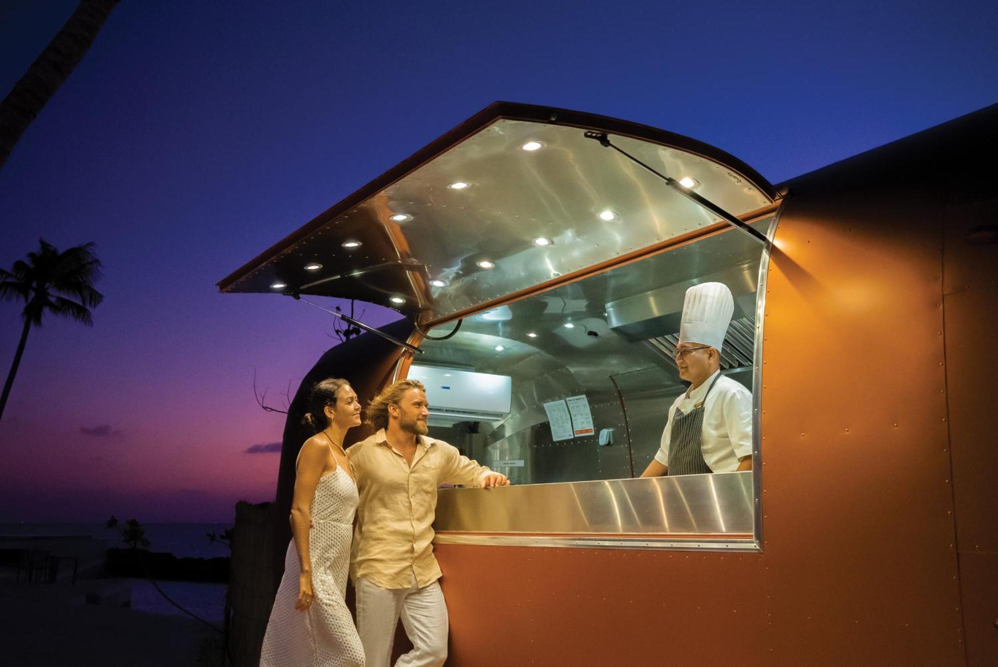 Oblu Xperience Ailafushi Hotel Male Exterior foto