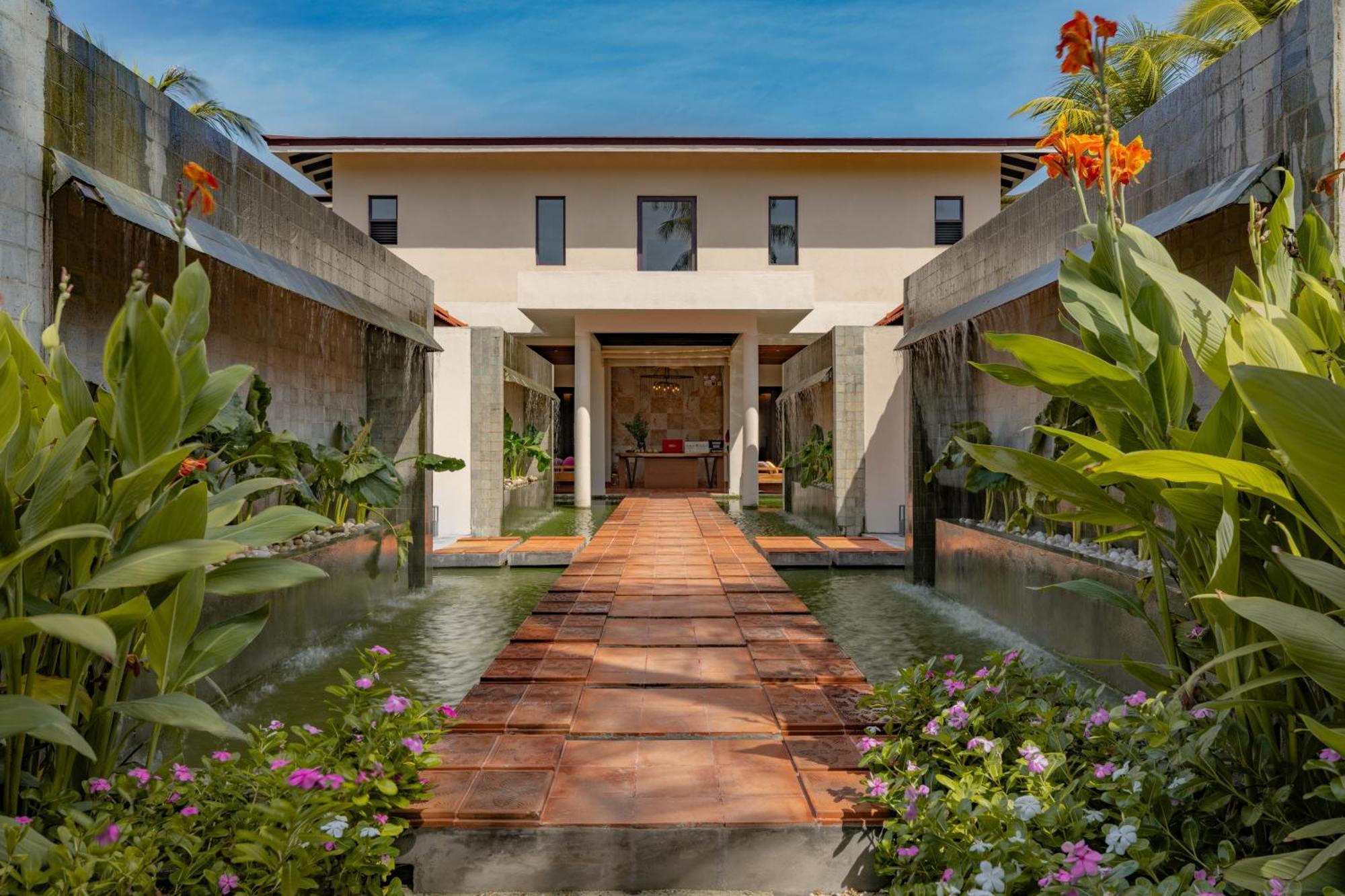 Oblu Xperience Ailafushi Hotel Male Exterior foto