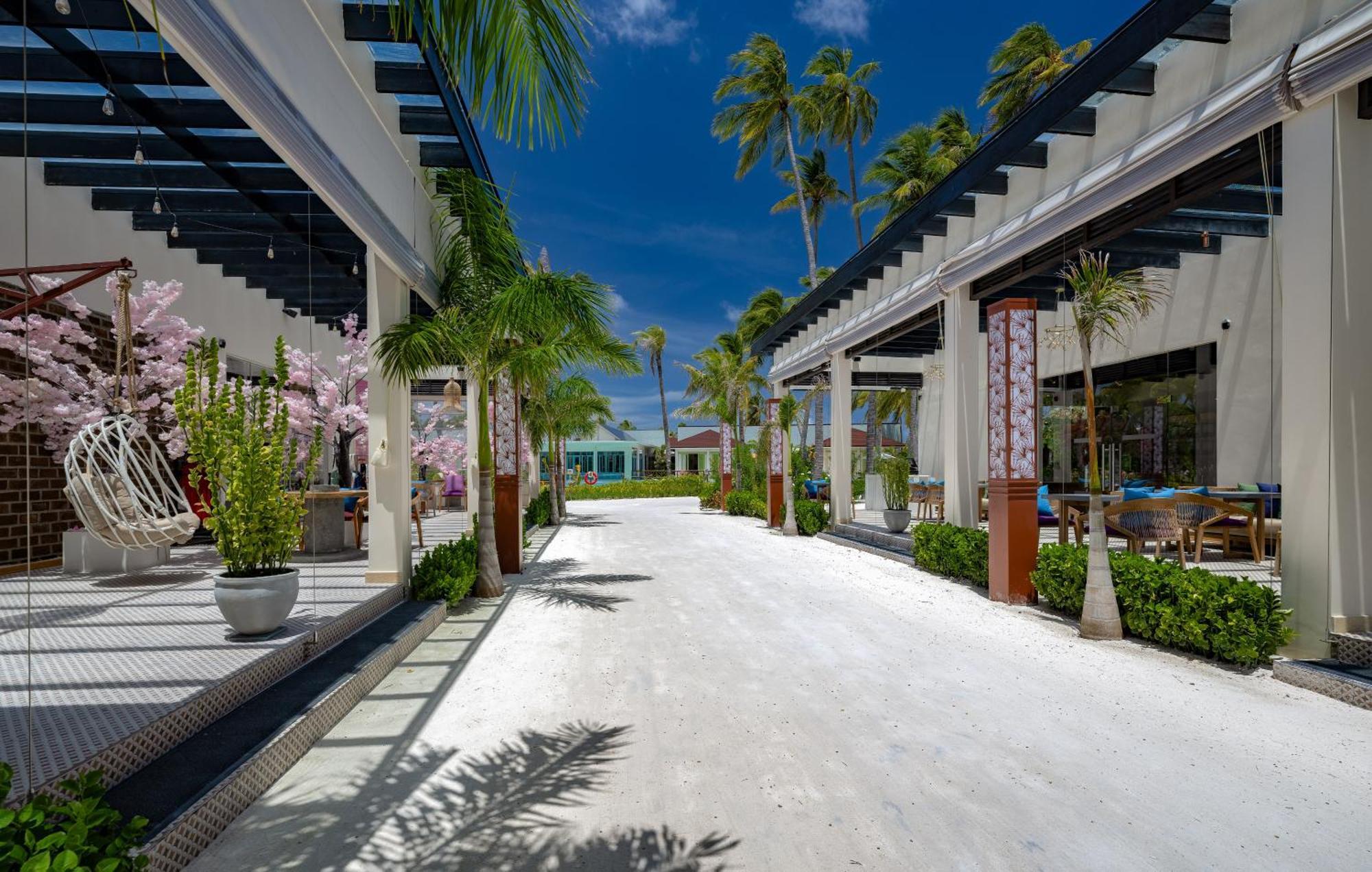 Oblu Xperience Ailafushi Hotel Male Exterior foto